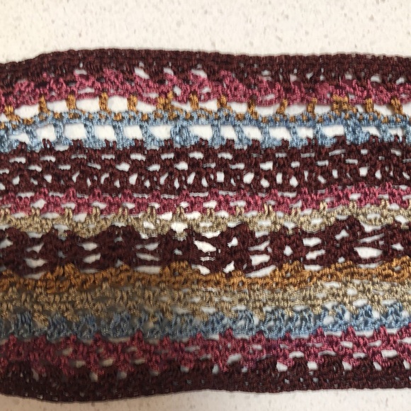 Women’s Scarf - Picture 2 of 5